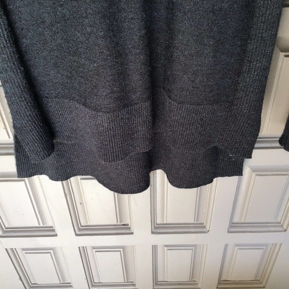 Calvin Klein Jeans Sweater SzS/P Gray Turtle W Snaps Long Sleeves Slimming Used - Picture 9 of 11